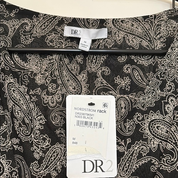 DR2 Black with Cream paisley Blouse with V-Neckline - Picture 2 of 8